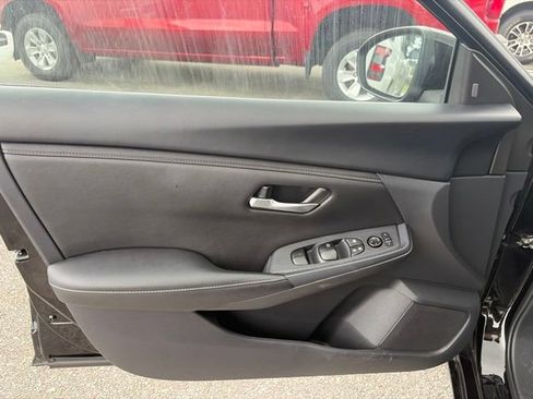 Used 2025 Nissan Sentra SV FWD image 26