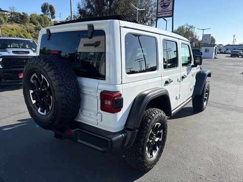 Certified 2025 Jeep Wrangler Unlimited Rubicon 4xe w/ Convenience Group AWD/4WD image 9