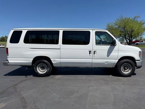 Used 2013 Ford E-350 and Econoline 350 XLT RWD image 8