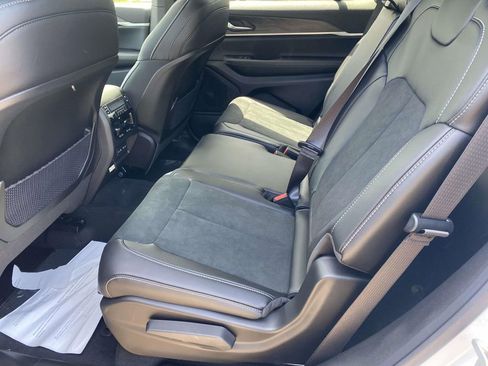 New 2026 Jeep Grand Cherokee L 2WD image 10