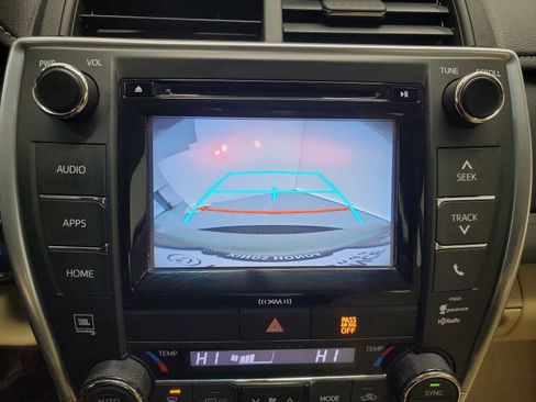 Used 2017 Toyota Camry LE image 23