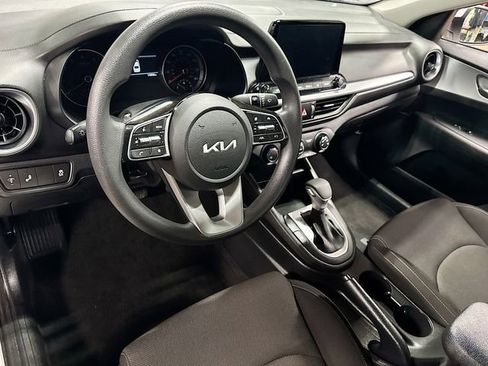 Used 2023 Kia Forte LXS w/ LXS Technology Package image 9