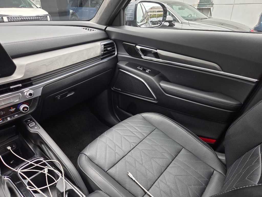 Used 2024 Kia Telluride SX Prestige X-Pro AWD/4WD image 16