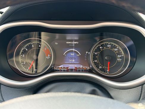 Used 2018 Jeep Cherokee Trailhawk w/ Quick Order Package 27L AWD/4WD image 18
