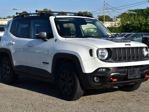 Used 2017 Jeep Renegade Trailhawk image 3