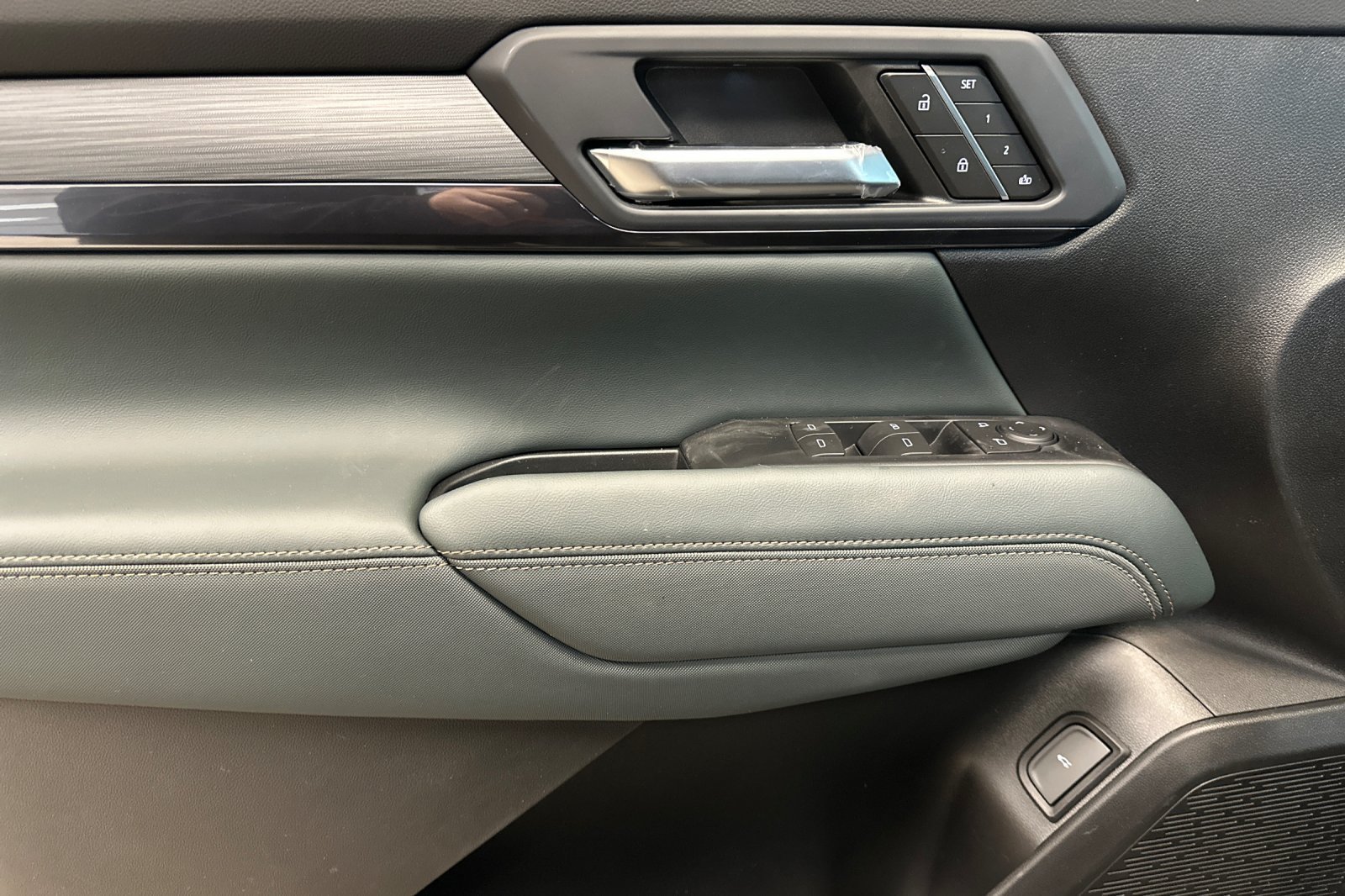 New 2026 GMC Terrain AT4 w/ Convenience Package III AWD/4WD image 10