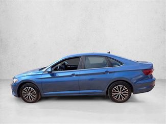 Used 2021 Volkswagen Jetta SE w/ SE Cold Weather Package FWD video 2