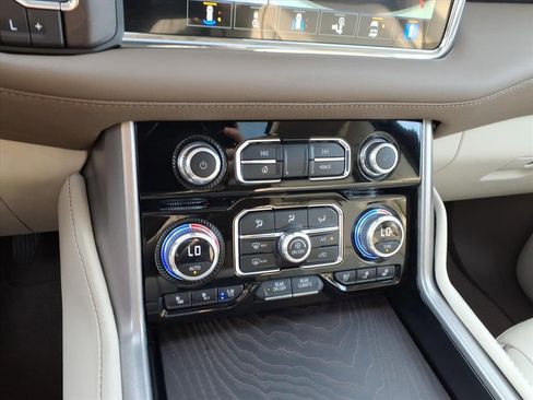 Used 2023 GMC Yukon Denali AWD/4WD image 26