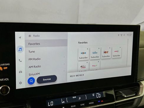 Certified 2025 Toyota Sienna XLE FWD image 13