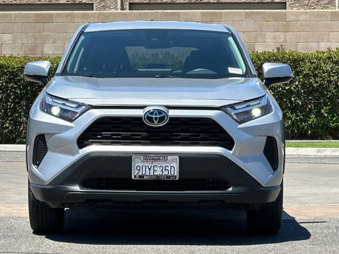 Used 2025 Toyota RAV4 LE FWD image 9