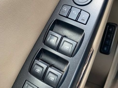 Used 2016 GMC Yukon SLT RWD image 28