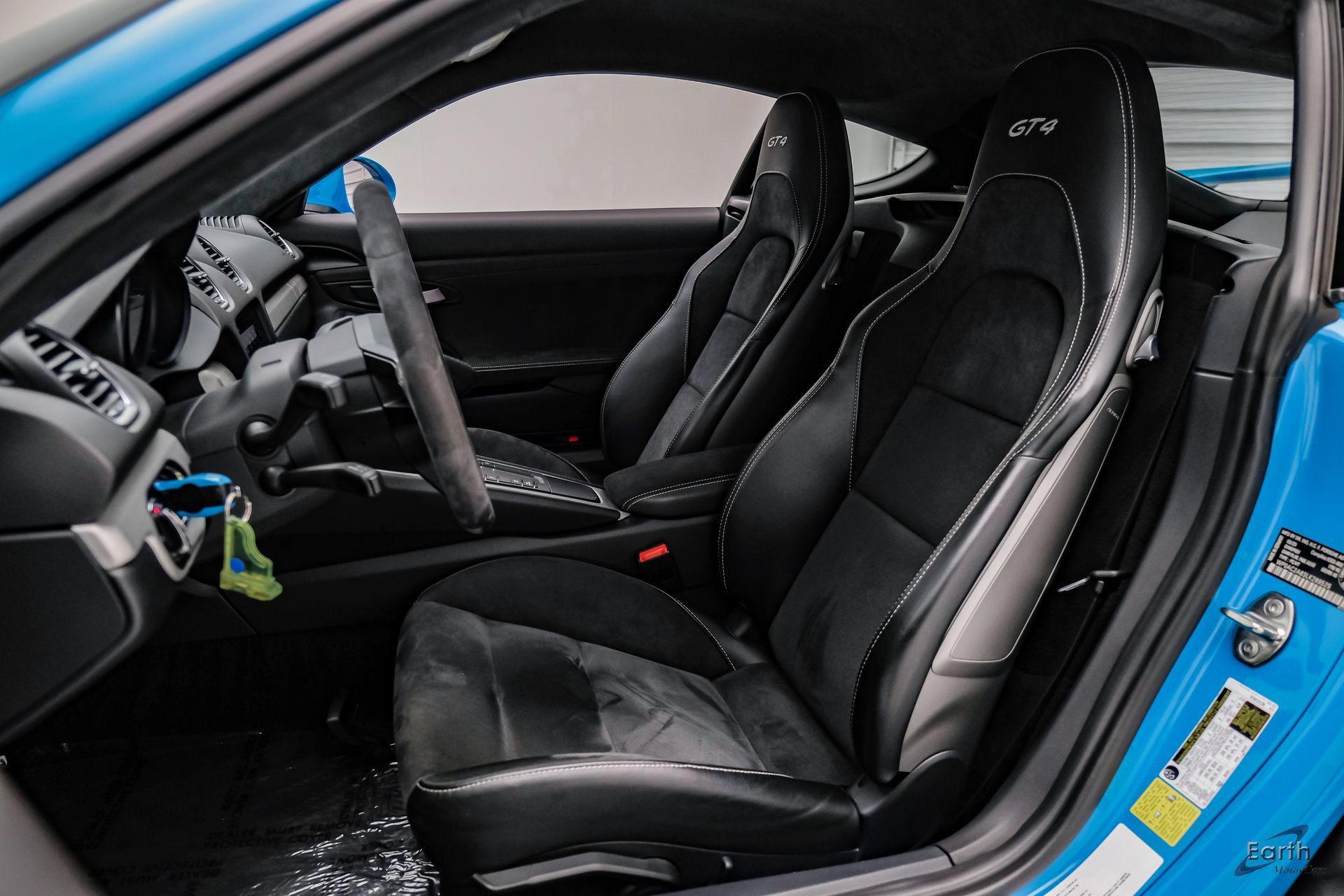 Used 2020 Porsche 718 Cayman GT4 RWD image 41