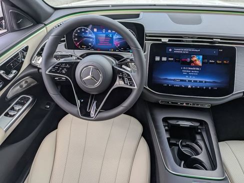 New 2026 Mercedes-Benz E 350 4MATIC Sedan image 17