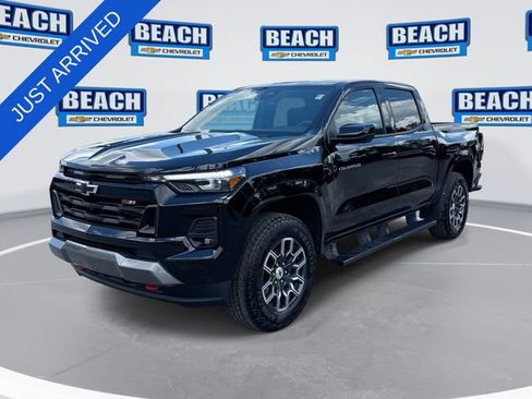 Used 2025 Chevrolet Colorado Z71 w/ Technology Package AWD/4WD image 1
