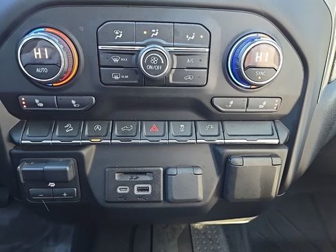 Used 2019 Chevrolet Silverado 1500 LT image 13