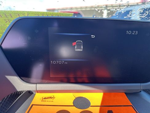 Used 2025 Toyota bZ4X AWD image 10