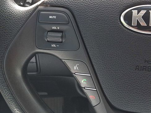 Used 2016 Kia Forte LX FWD image 19