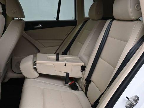 Used 2017 Volkswagen Tiguan S image 20