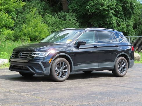 Used 2024 Volkswagen Tiguan SE AWD/4WD image 8