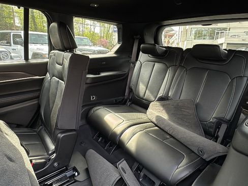 Certified 2025 Jeep Grand Cherokee L Limited w/ Luxury Tech Group II AWD/4WD image 33
