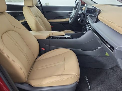 Used 2025 Hyundai Sonata Limited image 23