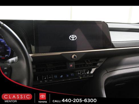 Certified 2024 Toyota Crown XLE image 9