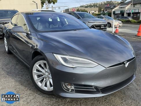 Used 2019 Tesla Model S 100D image 1