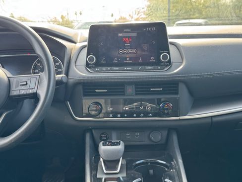 Used 2024 Nissan Rogue SV image 15