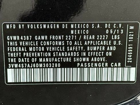 Used 2013 Volkswagen Jetta GLI Autobahn FWD image 41