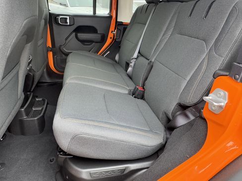 New 2025 Jeep Wrangler Willys AWD/4WD image 30