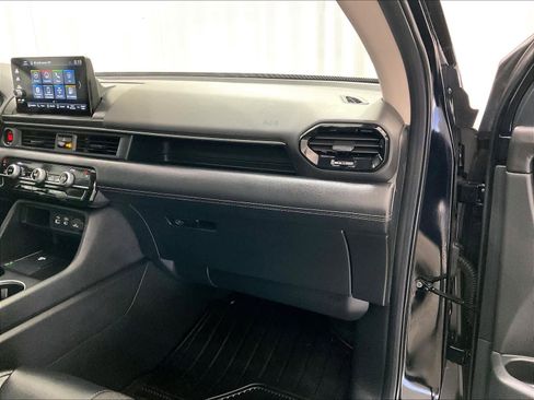 Used 2023 Honda Pilot Touring image 13