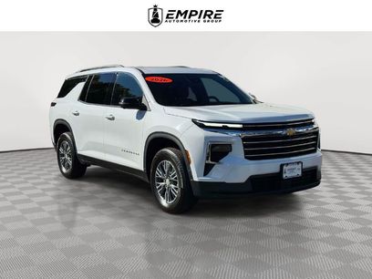Used 2024 Chevrolet Traverse LT