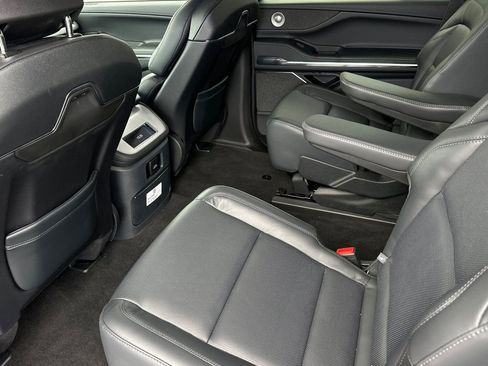 New 2026 Lincoln Navigator Reserve w/ Jet Appearance Package AWD/4WD image 11