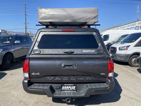 Used 2021 Toyota Tacoma SR AWD/4WD image 32