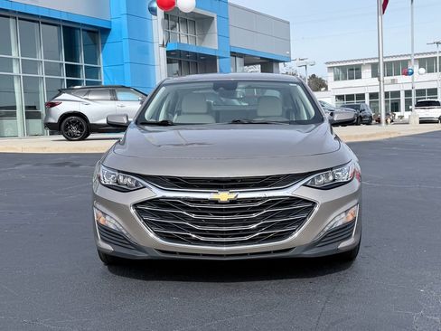 Used 2024 Chevrolet Malibu LT image 3