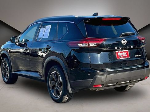 Certified 2024 Nissan Rogue SV w/ SV Premium Package AWD/4WD image 4