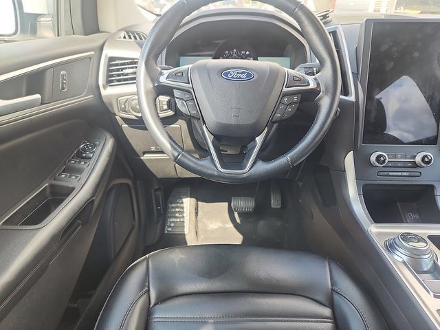 Certified 2023 Ford Edge SEL w/ Convenience Package AWD/4WD image 9