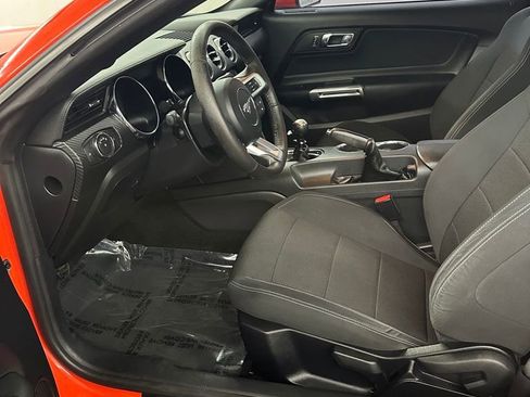 Used 2015 Ford Mustang Coupe RWD image 11