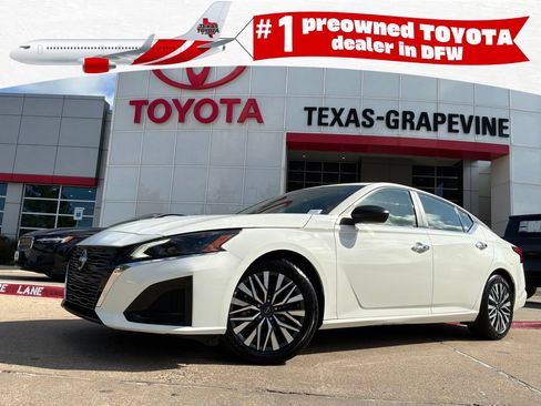 Used 2025 Nissan Altima 2.5 SV FWD image 1