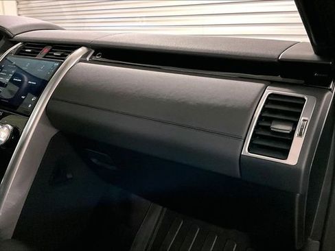 Certified 2025 Land Rover Discovery S AWD/4WD image 25