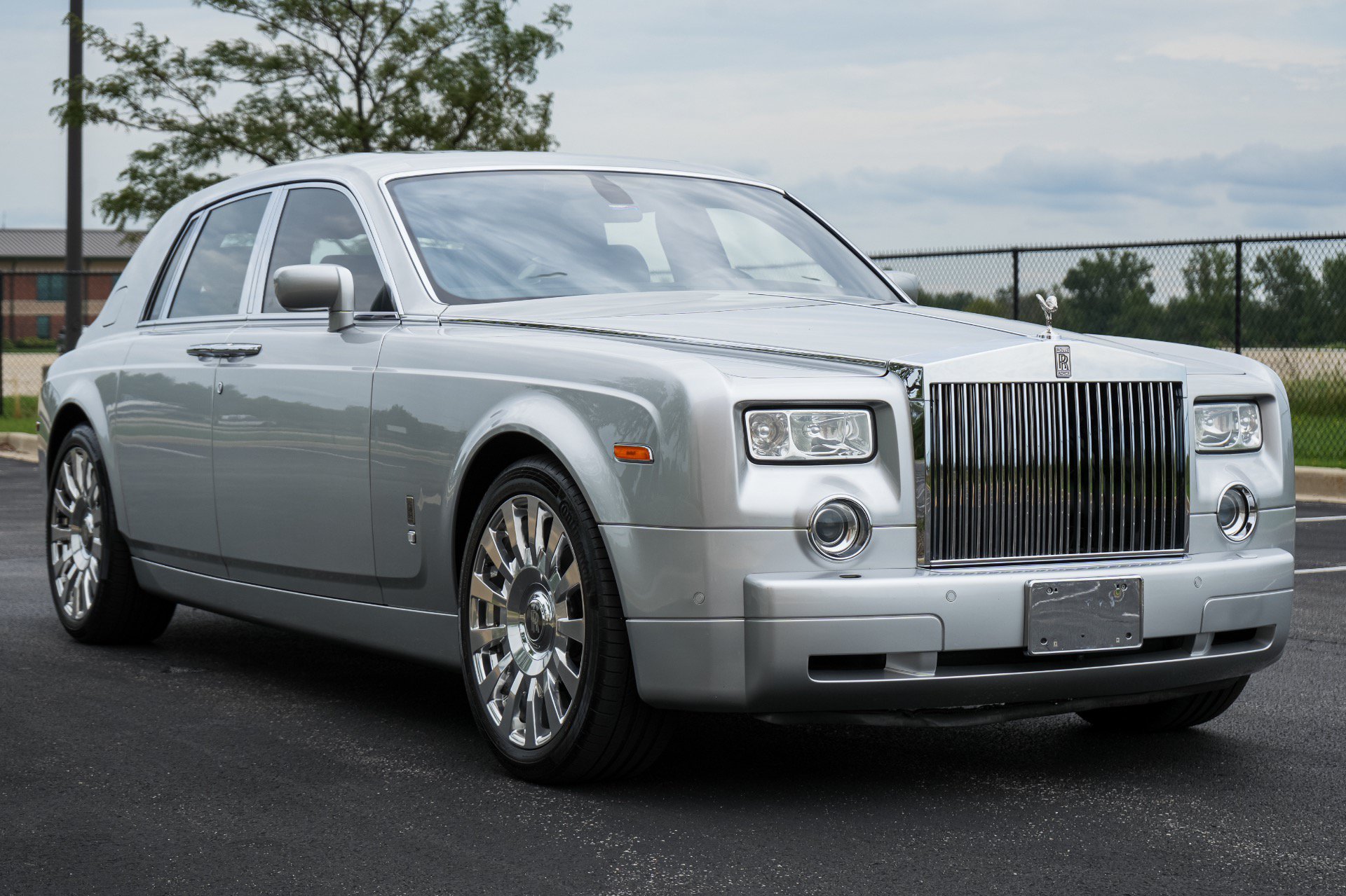Used 2005 Rolls-Royce Phantom Sedan RWD image 3