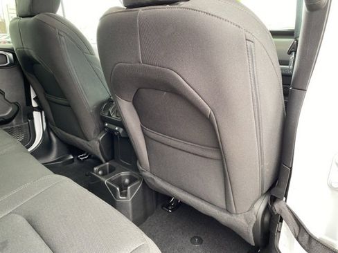 Used 2023 Jeep Wrangler Unlimited Sport image 30