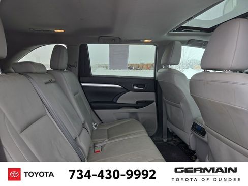 Used 2015 Toyota Highlander XLE image 18