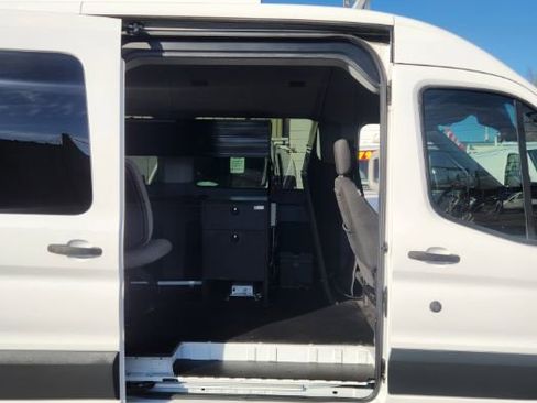 Used 2018 Ford Transit 150 XLT image 8