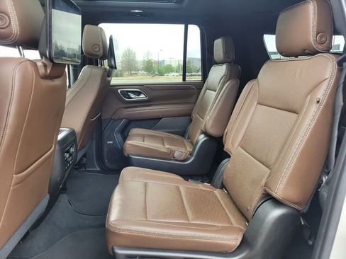 Used 2021 Chevrolet Suburban High Country w/ Premium Package image 13