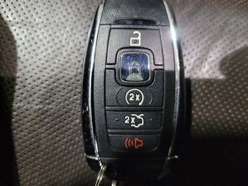 Used 2017 Lincoln MKC Reserve image 32