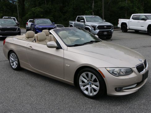 Used 2013 BMW 328i Convertible RWD image 10