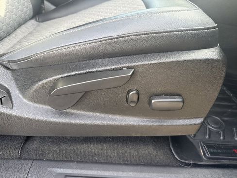 Used 2016 Chevrolet Colorado Z71 image 34