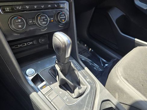 Certified 2020 Volkswagen Tiguan SEL image 21
