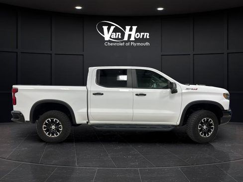 Used 2024 Chevrolet Silverado 1500 ZR2 w/ Technology Package AWD/4WD image 8